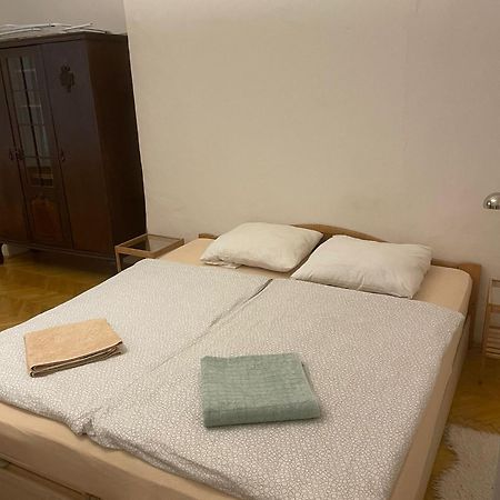 Ferienwohnung Old Town Herberghaus, 250M To Charles Bridge Prag Exterior foto