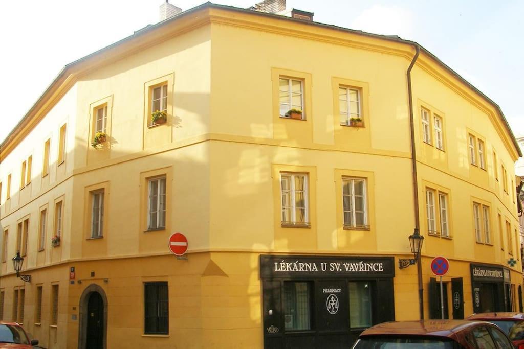 Ferienwohnung Old Town Herberghaus, 250M To Charles Bridge Prag Exterior foto