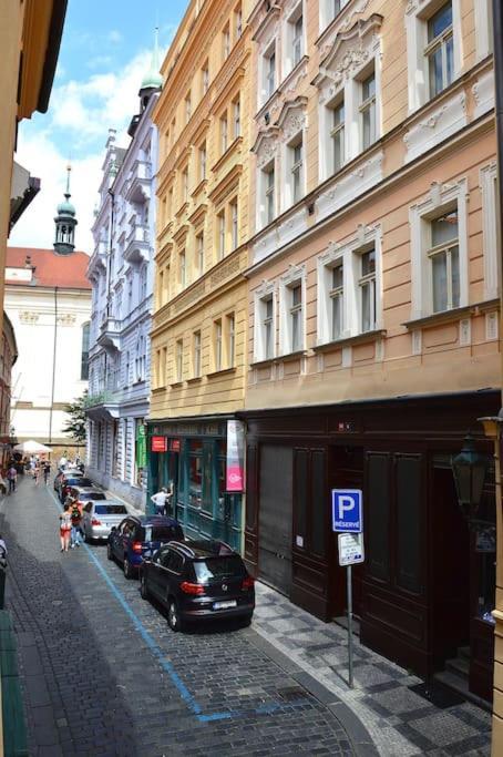 Ferienwohnung Old Town Herberghaus, 250M To Charles Bridge Prag Exterior foto