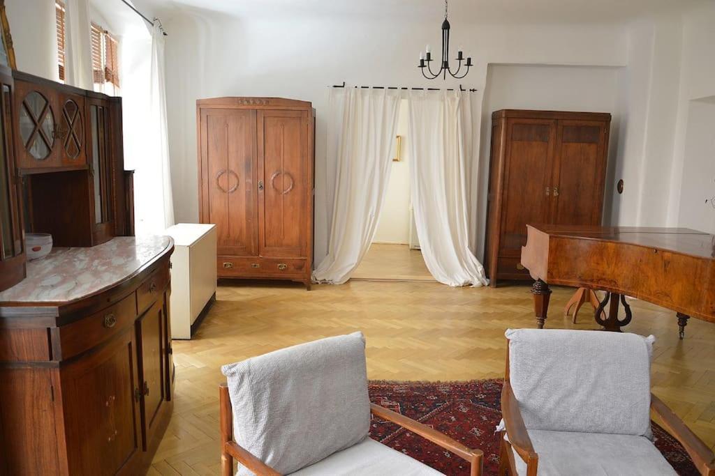 Ferienwohnung Old Town Herberghaus, 250M To Charles Bridge Prag Exterior foto