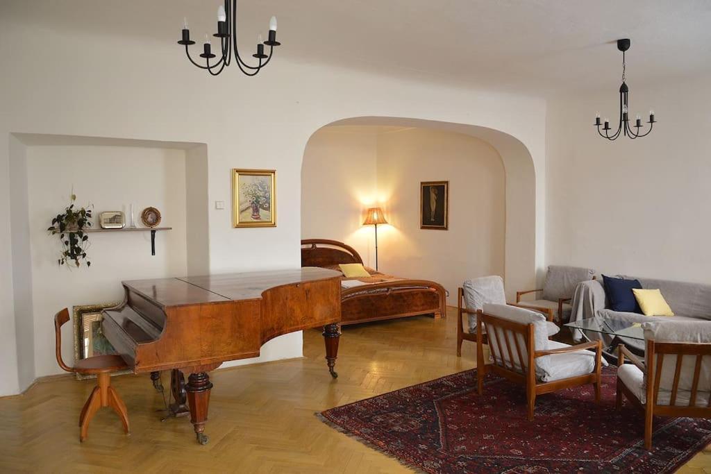 Ferienwohnung Old Town Herberghaus, 250M To Charles Bridge Prag Exterior foto